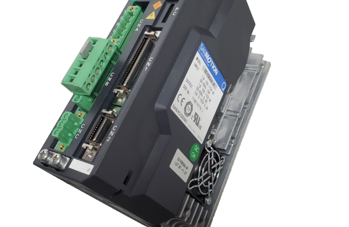 SANYO DENKI SERVO DRIVE QS1V15AM