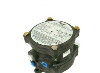 DWYER DIFFERENTIAL PRESSURE SWITCH 1950-20-2F